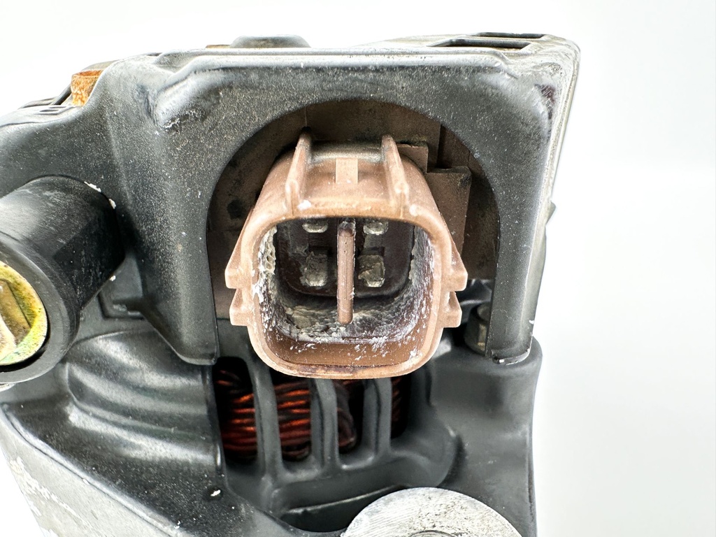 2001 Honda 130 HP 4 Stroke Outboard Alternator 31630-ZW5-003 OEM