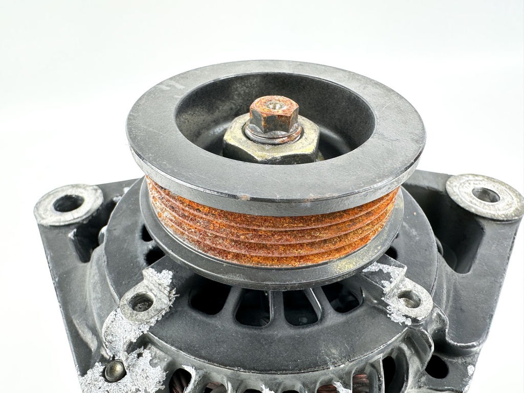 2001 Honda 130 HP 4 Stroke Outboard Alternator 31630-ZW5-003 OEM