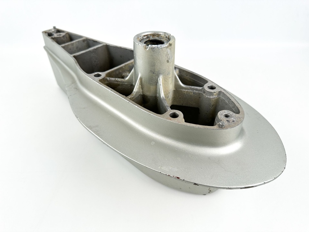 2001 Honda 130 HP 4 Stroke Outboard 5" Midsection Extension Case OEM