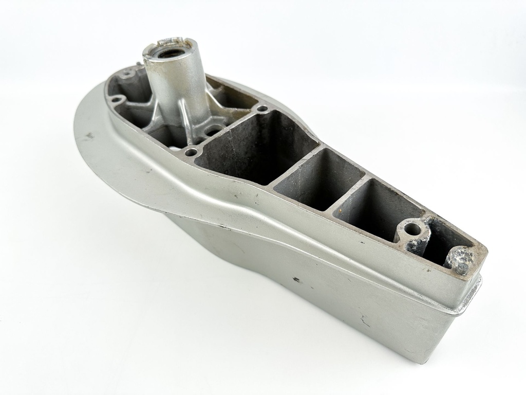 2001 Honda 130 HP 4 Stroke Outboard 5" Midsection Extension Case OEM