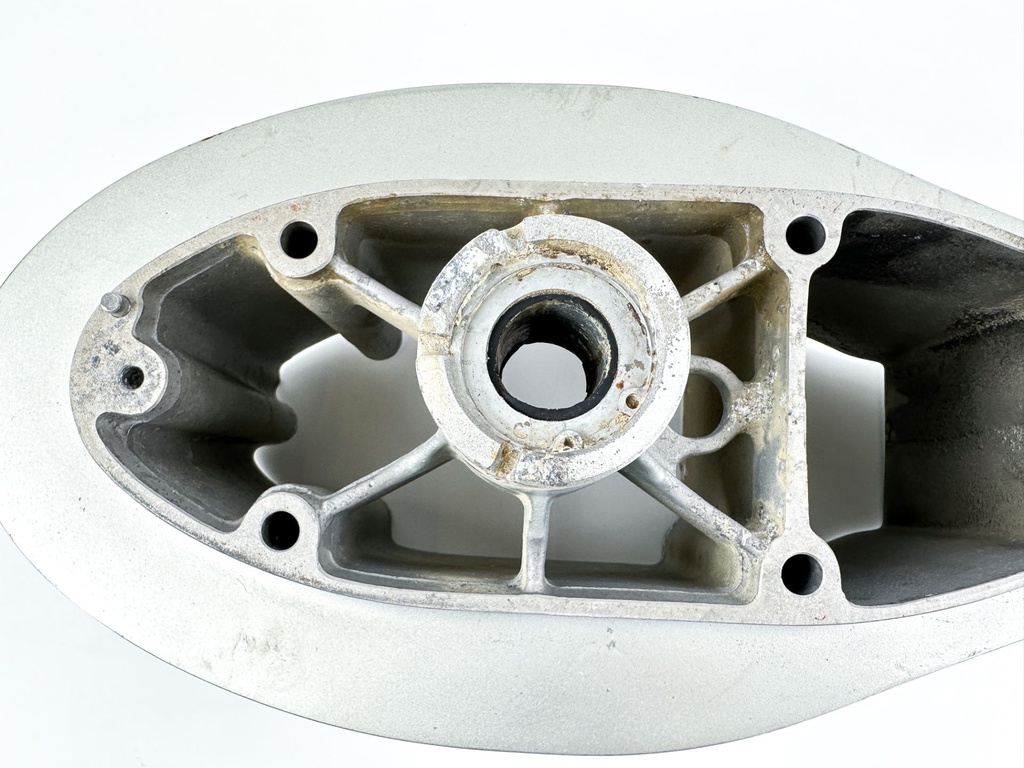 2001 Honda 130 HP 4 Stroke Outboard 5" Midsection Extension Case OEM