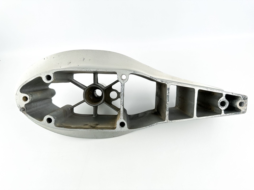 2001 Honda 130 HP 4 Stroke Outboard 5" Midsection Extension Case OEM