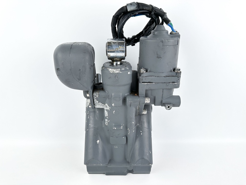 2001 Honda 130 HP 4 Stroke Outboard Power Trim Tilt Unit 56000-ZW1-708 OEM