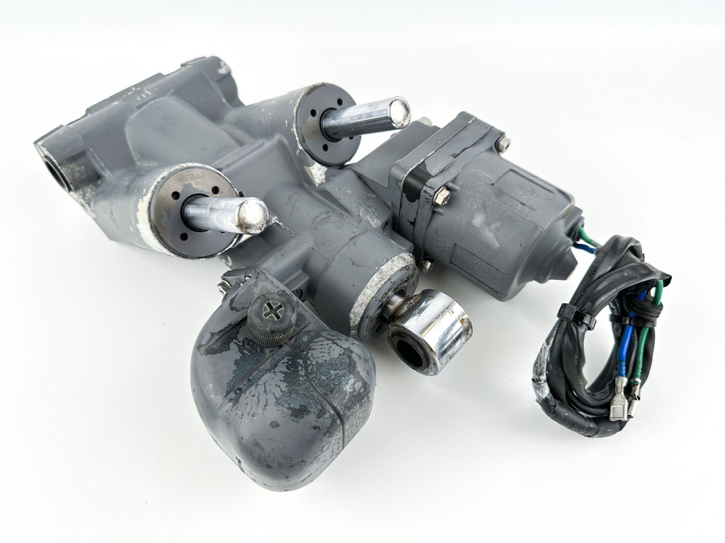 2001 Honda 130 HP 4 Stroke Outboard Power Trim Tilt Unit 56000-ZW1-708 OEM
