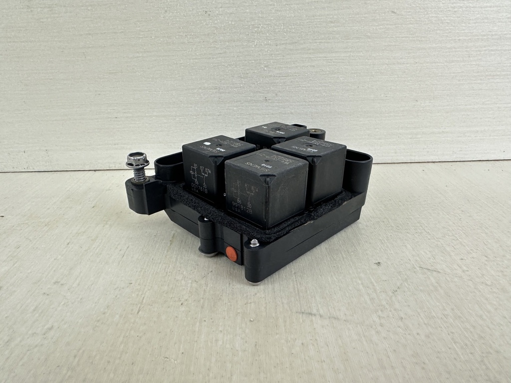 2001 Evinrude 250HP Ficht 2 Stroke Outboard Power Distribution Panel Fuse Block