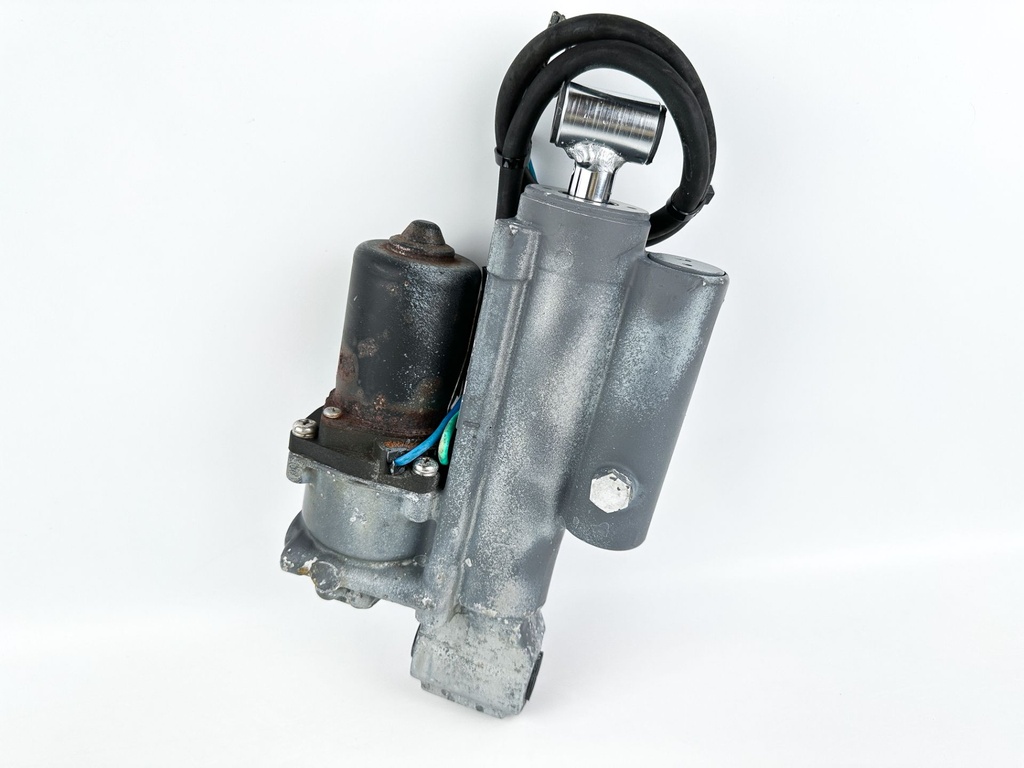 Honda 50 HP 4 Stroke Outboard Power Trim Tilt Unit 56000-ZV5-823ZA OEM