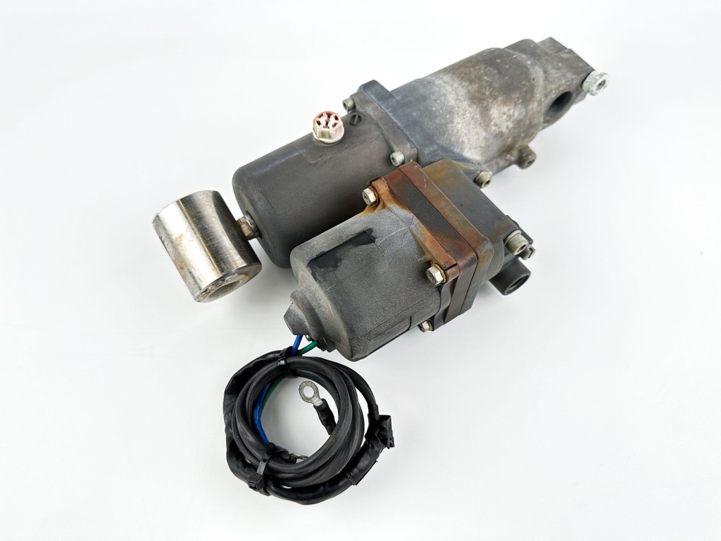 Johnson Suzuki DF 70 90 115 HP Outboard Power Tilt Trim Unit Assembly