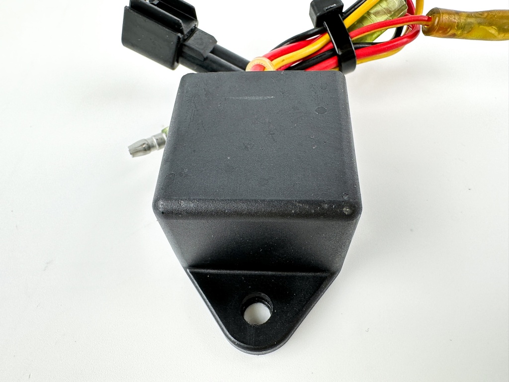 1999 Yamaha 250 HP 2 Stroke Outboard Relay Assembly 65L-81950-00-00 OEM