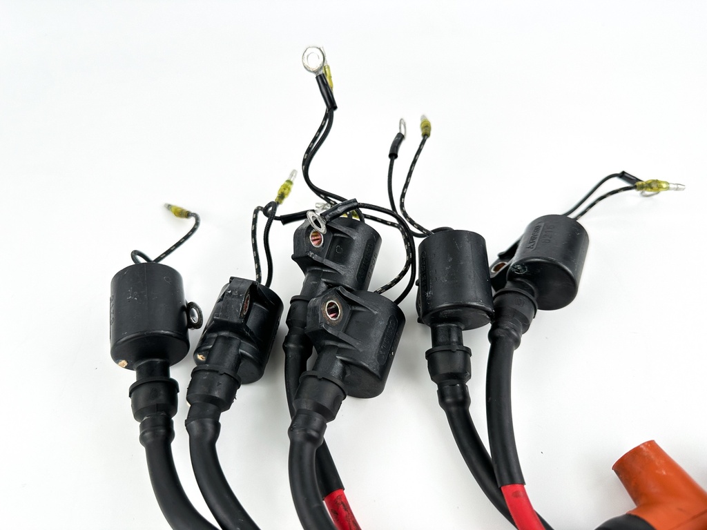 1999 Yamaha 250 HP 2 Stroke Outboard Ignition Coil Set 61A-85570-00-00 OEM