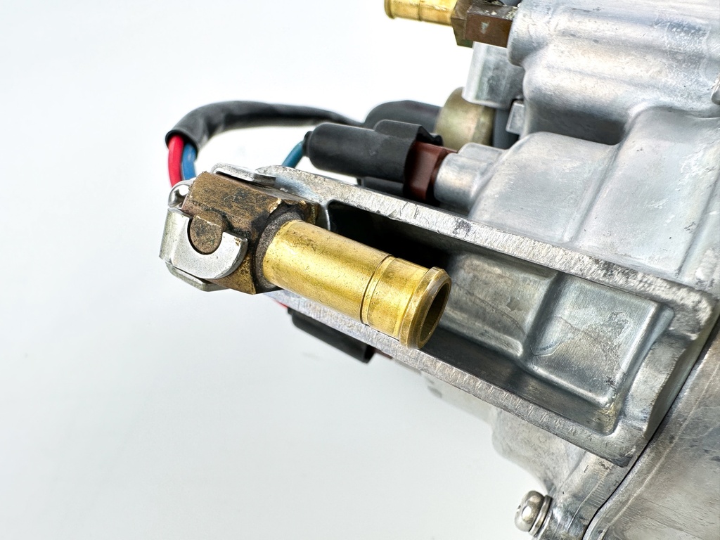 1999 Yamaha 250 HP 2 Stroke Outboard VST Float Chamber Assembly 66K-14980-00-00 OEM