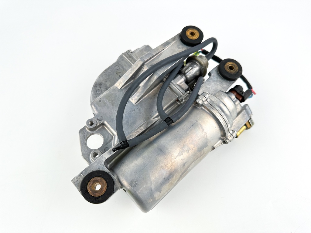 1999 Yamaha 250 HP 2 Stroke Outboard VST Float Chamber Assembly 66K-14980-00-00 OEM