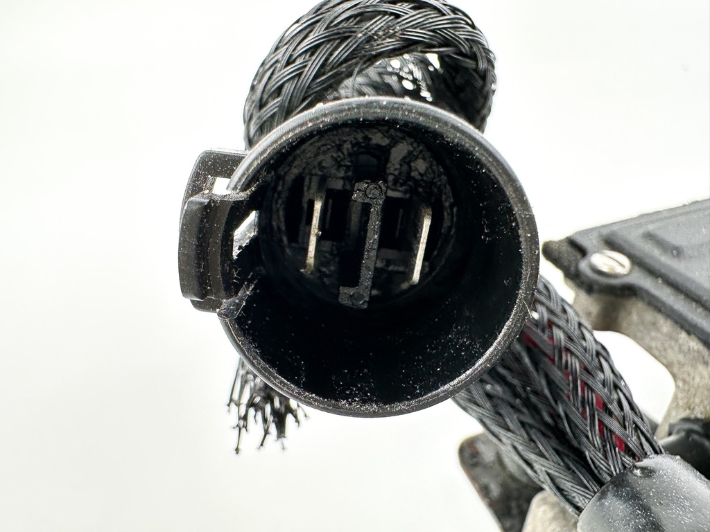 2002 Evinrude 200HP 2 Stroke Fight Outboard Engine Control Unit ECU 0586724 EMM