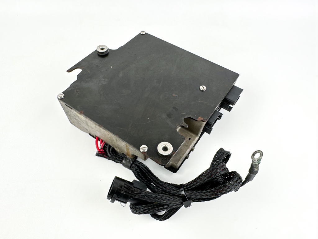 2002 Evinrude 200HP 2 Stroke Fight Outboard Engine Control Unit ECU 0586724 EMM