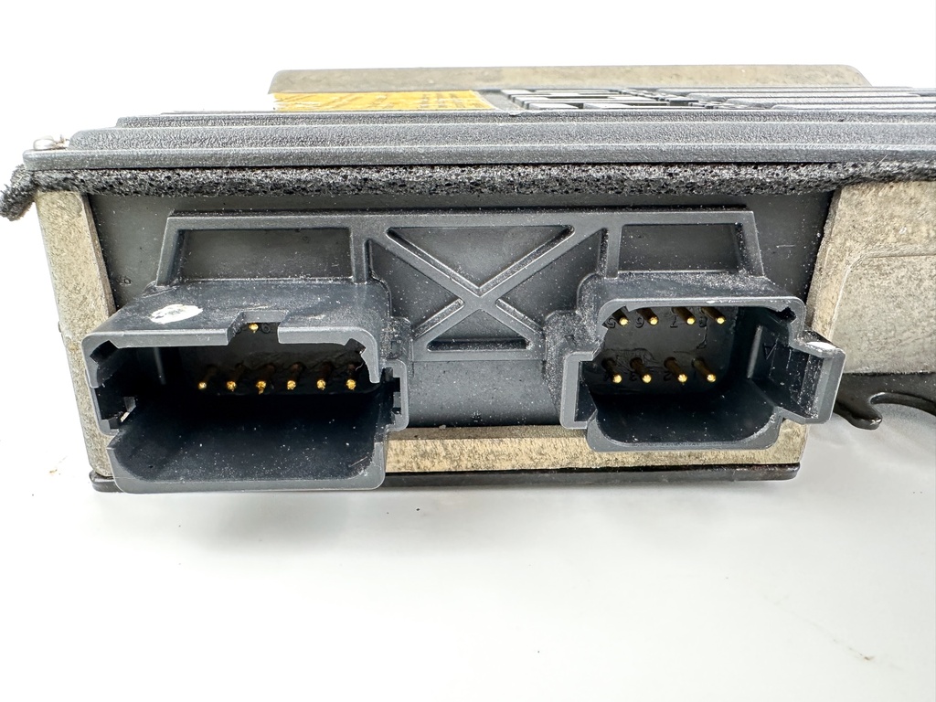 2002 Evinrude 200HP 2 Stroke Fight Outboard Engine Control Unit ECU 0586724 EMM