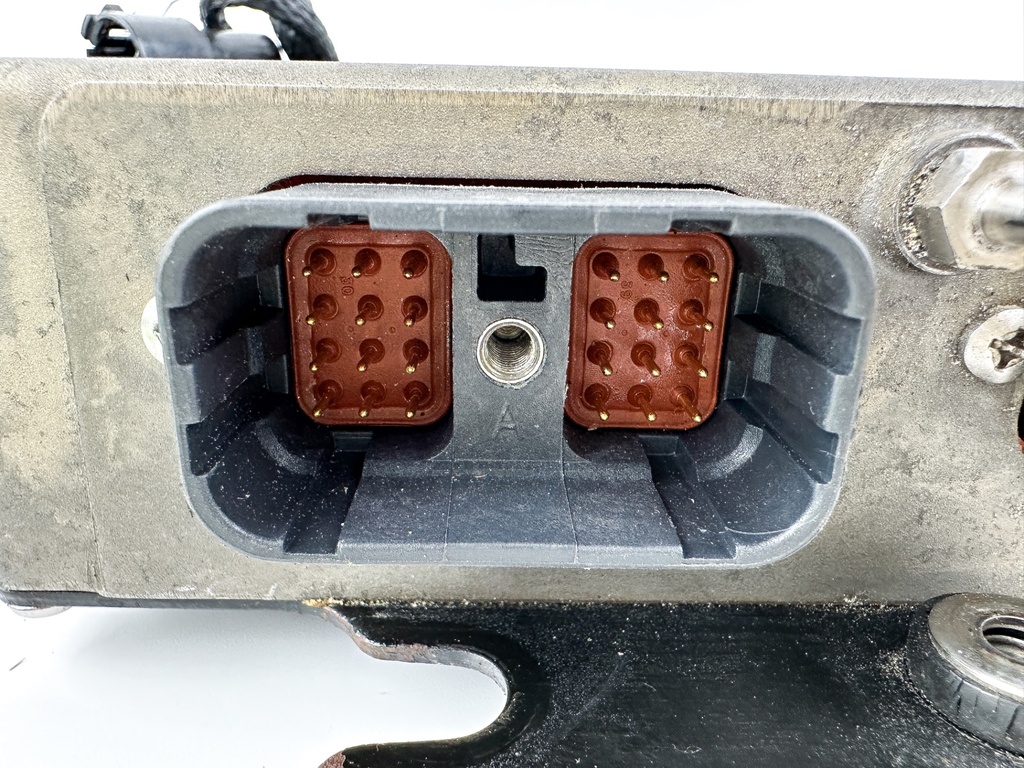 2002 Evinrude 200HP 2 Stroke Fight Outboard Engine Control Unit ECU 0586724 EMM