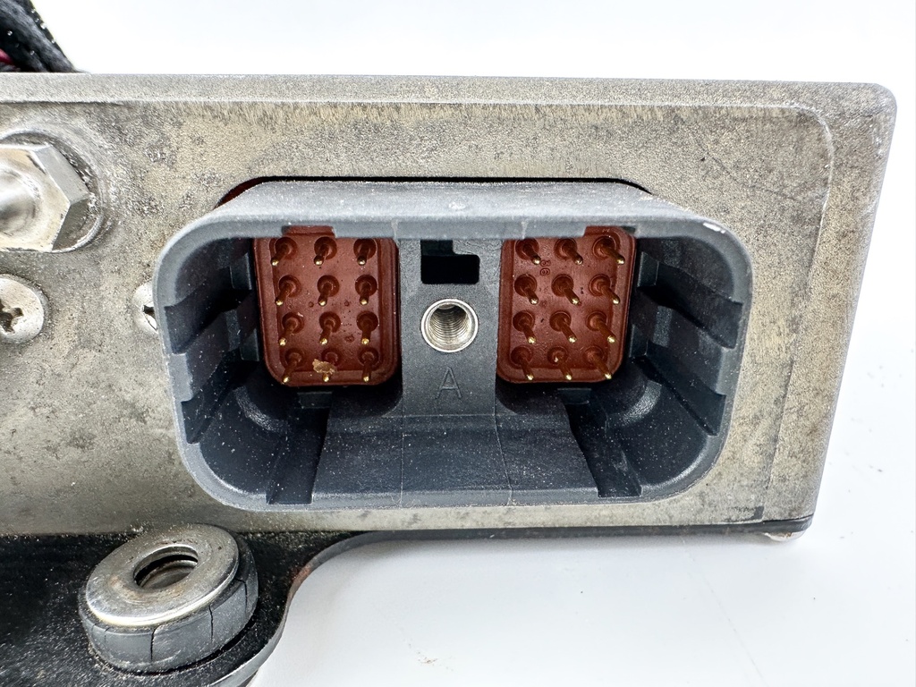 2002 Evinrude 200HP 2 Stroke Fight Outboard Engine Control Unit ECU 0586724 EMM