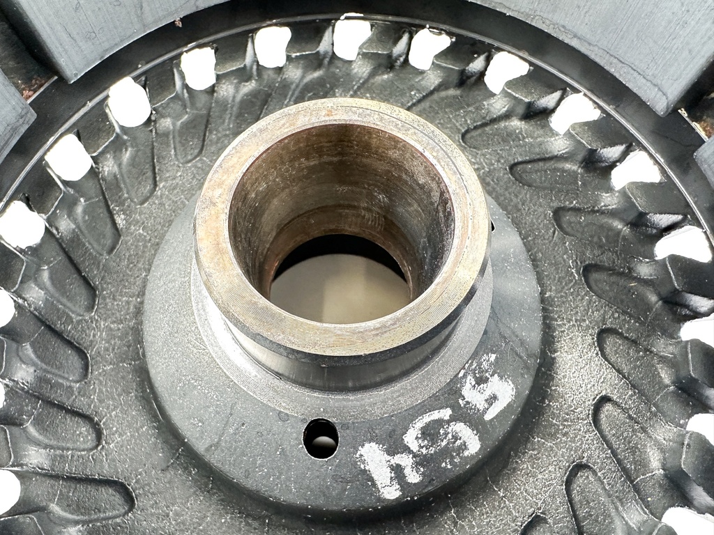 2002 Evinrude 200 HP 2 Stroke Ficht Outboard Flywheel 0586653 OEM