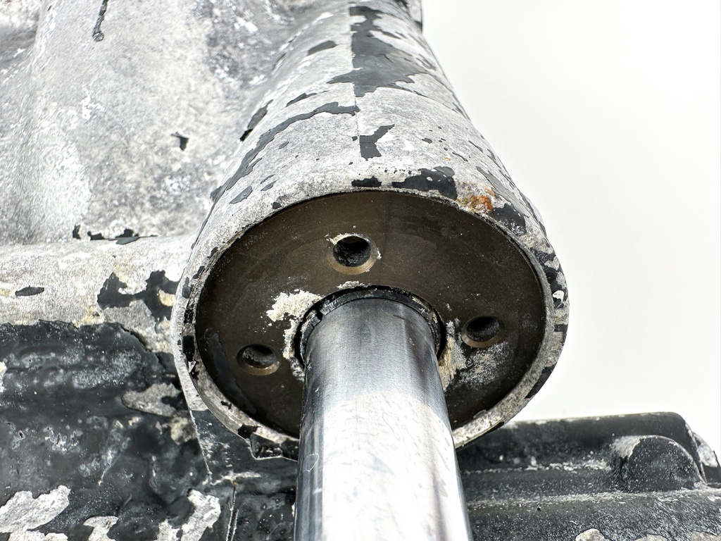 2002 Evinrude 200 HP 2 Stroke Outboard Power Trim Tilt Unit 5005115 OEM