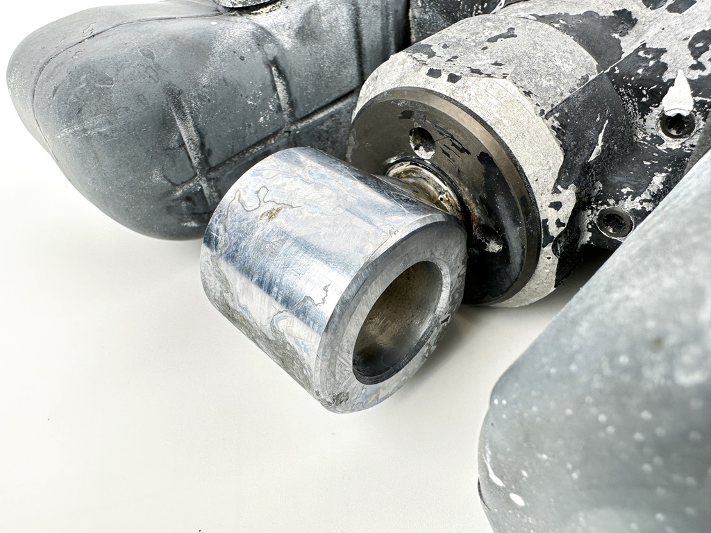 2002 Evinrude 200 HP 2 Stroke Outboard Power Trim Tilt Unit 5005115 OEM