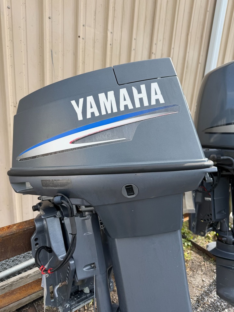 2005 Yamaha 40HP 2 Stroke Outboard Engine 20" Shaft - Good Condition