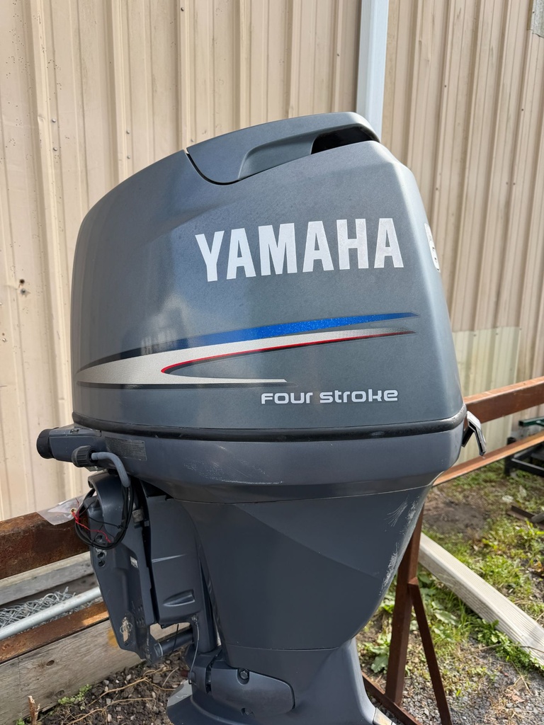 2004 Yamaha 90HP 4 Stroke Outboard Engine 20" Shaft - Carbureted