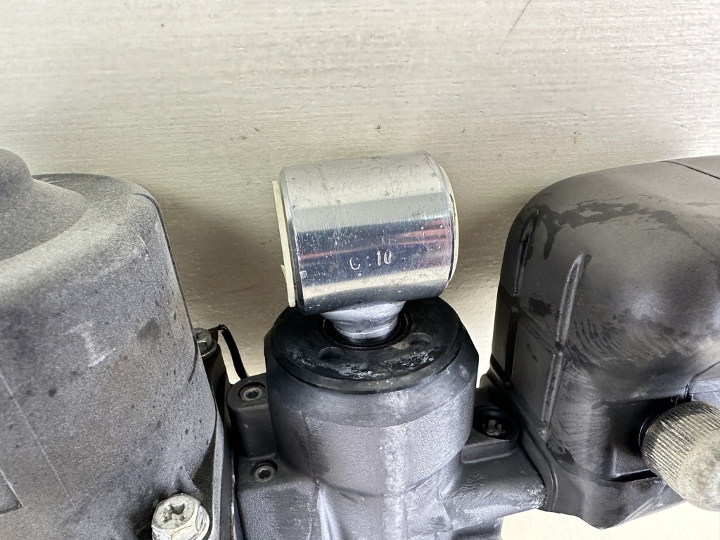 2006 Suzuki 150HP 4 Stroke Outboard Power Trim Tilt Unit Assembly 48503-96J03