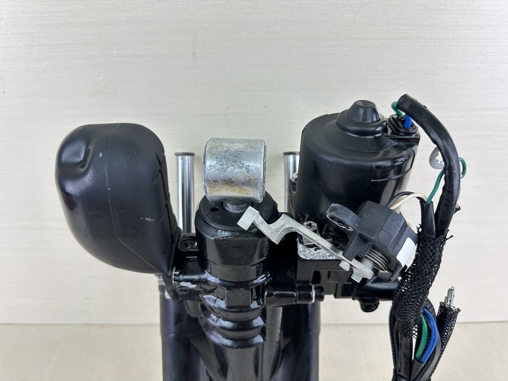 2007 Evinrude 150HP Etec 2 Stroke Outboard Power Trim & Tilt Unit Assembly 5005113