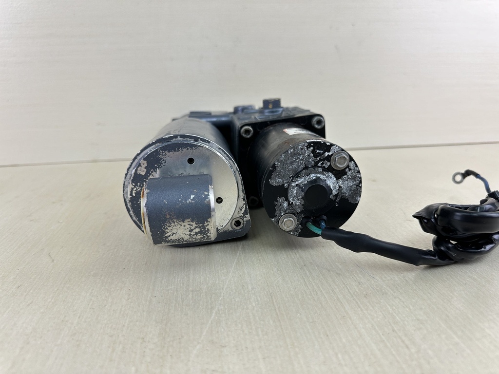 Yamaha 75 80 90 100 HP Outboard Power Trim & Tilt Unit Assembly 67F-43800-01-4D 