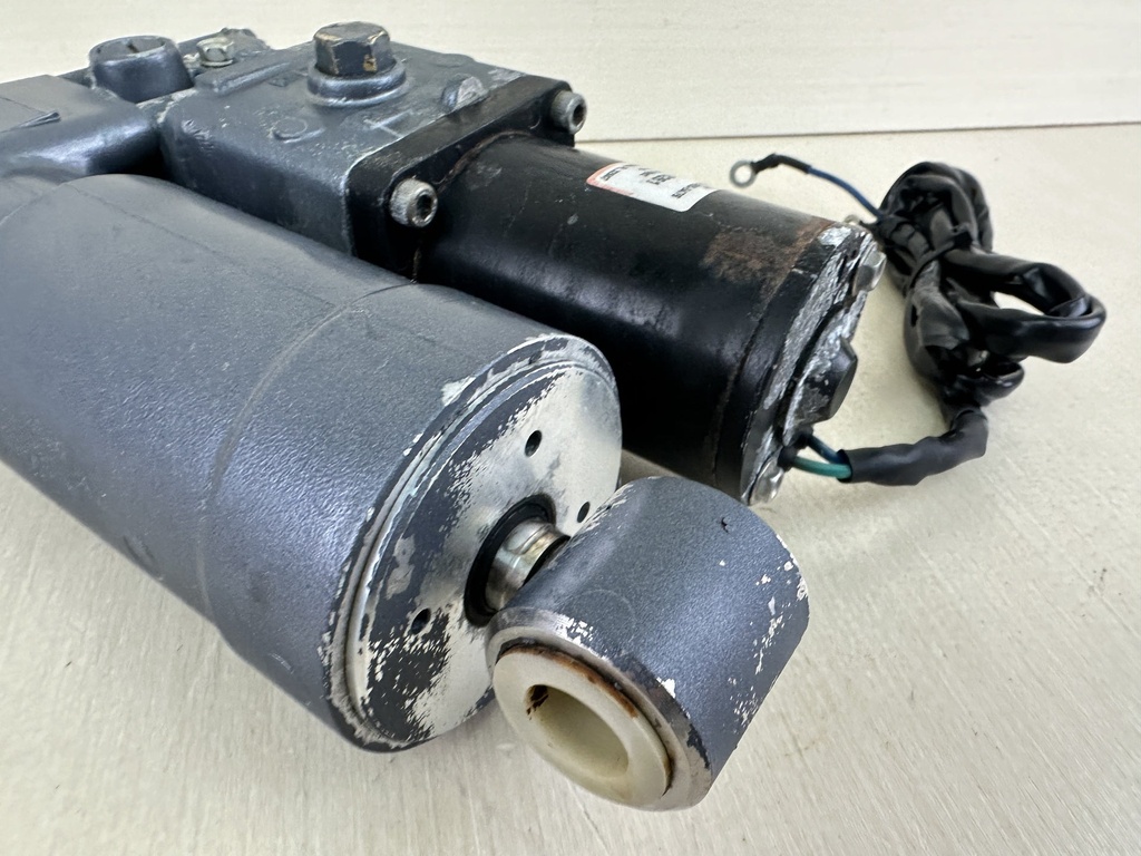 Yamaha 75 80 90 100 HP Outboard Power Trim & Tilt Unit Assembly 67F-43800-01-4D 