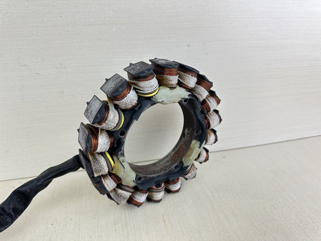 2007 Evinrude 150HP Etec 2 Stroke Outboard Stator Assembly 0586948