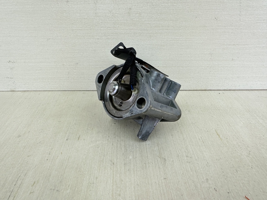 2007 Evinrude 150HP Etec 2 Stroke Outboard Starboard Right Fuel Injector 5007180