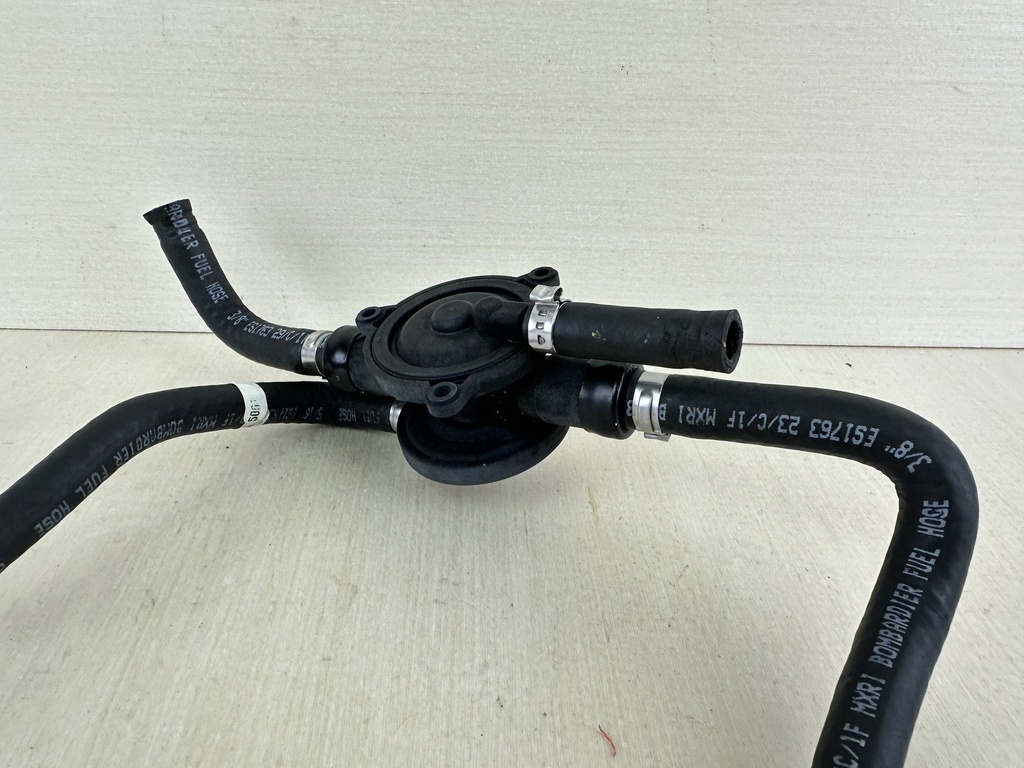 2007 Evinrude 150HP Etec 2 Stroke Outboard Fuel Lift Pump Assembly 5007174