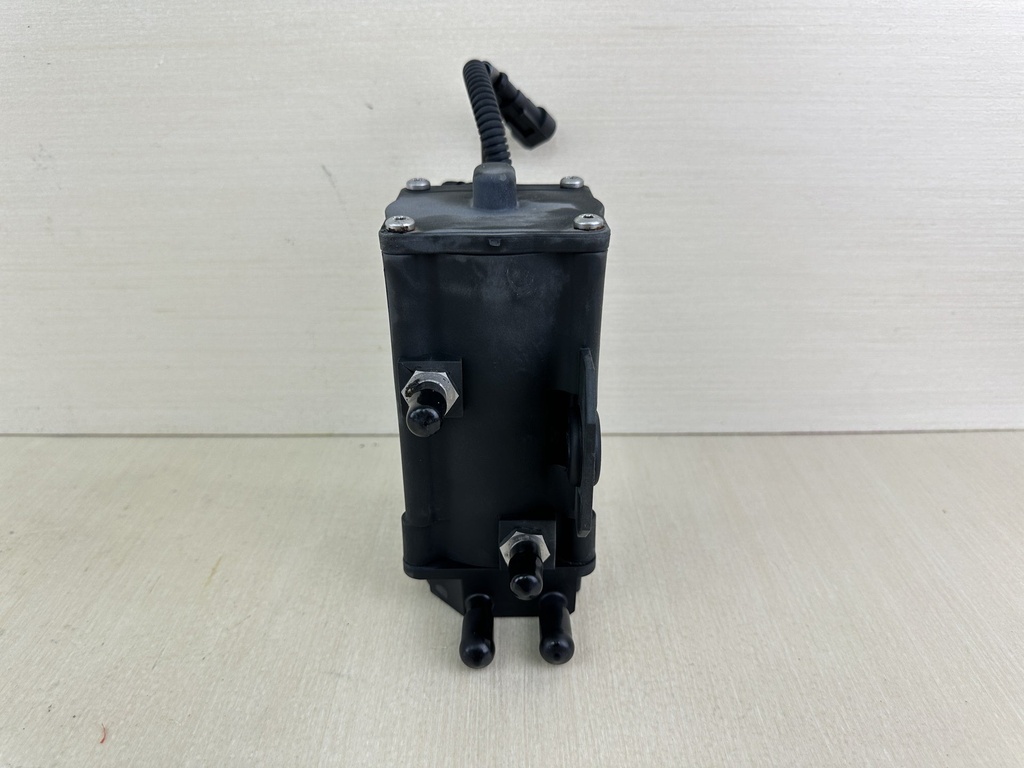 2007 Evinrude 150HP Etec 2 Stroke Outboard VST Vapor Separator Tank 5006084