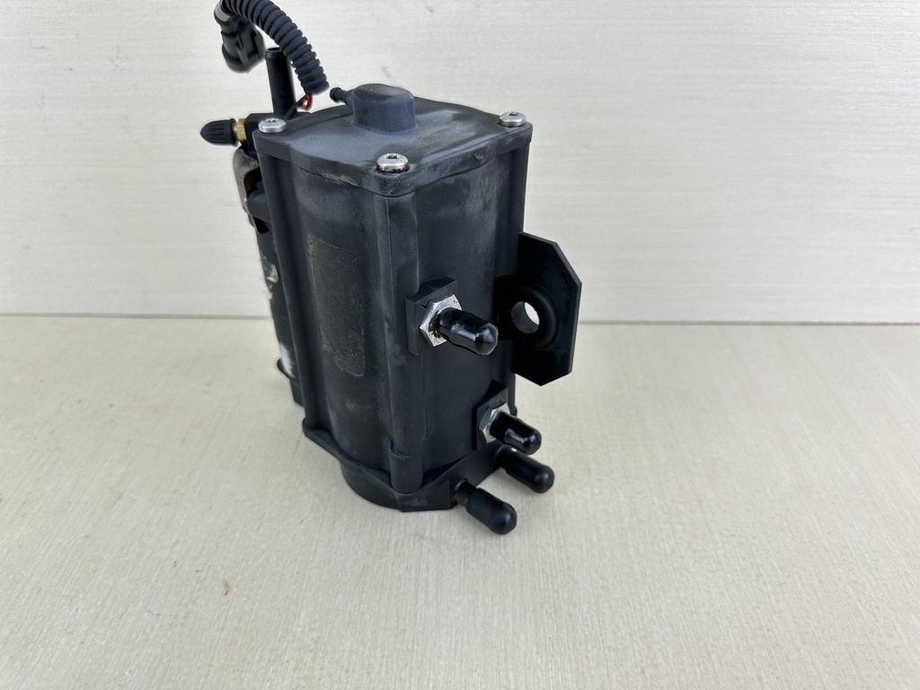 2007 Evinrude 150HP Etec 2 Stroke Outboard VST Vapor Separator Tank 5006084