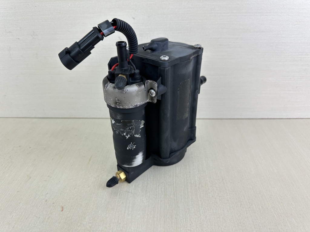 2007 Evinrude 150HP Etec 2 Stroke Outboard VST Vapor Separator Tank 5006084