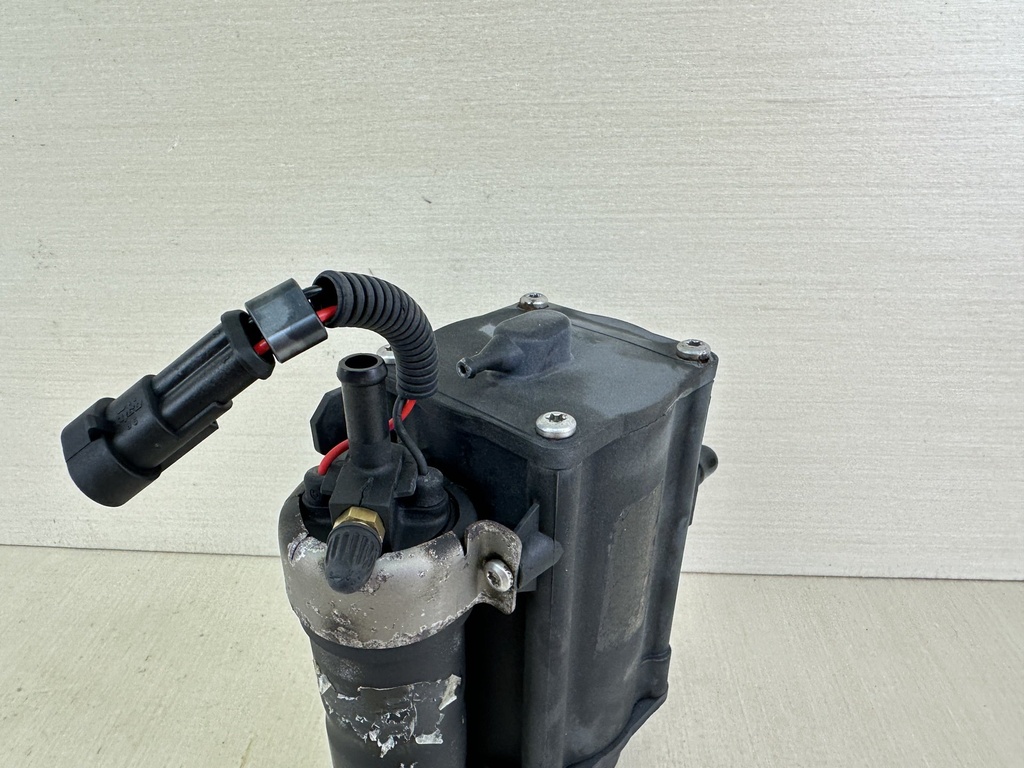 2007 Evinrude 150HP Etec 2 Stroke Outboard VST Vapor Separator Tank 5006084