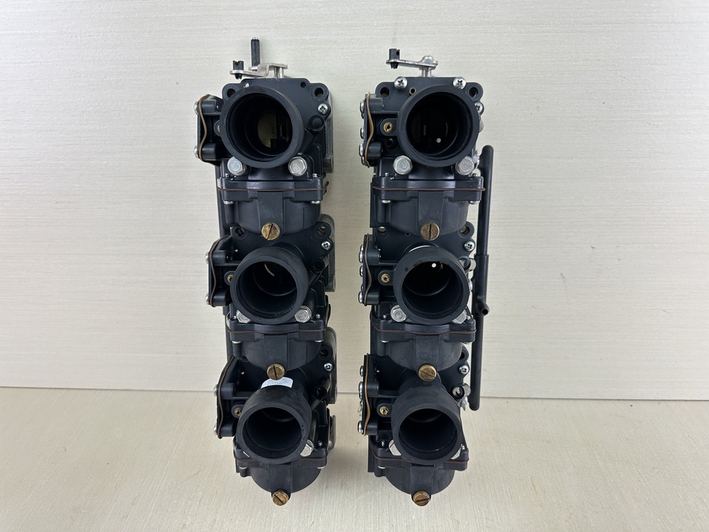 2003 Johnson Evinrude 150HP Outboard Port Starboard Caburetor Throttle Body Set