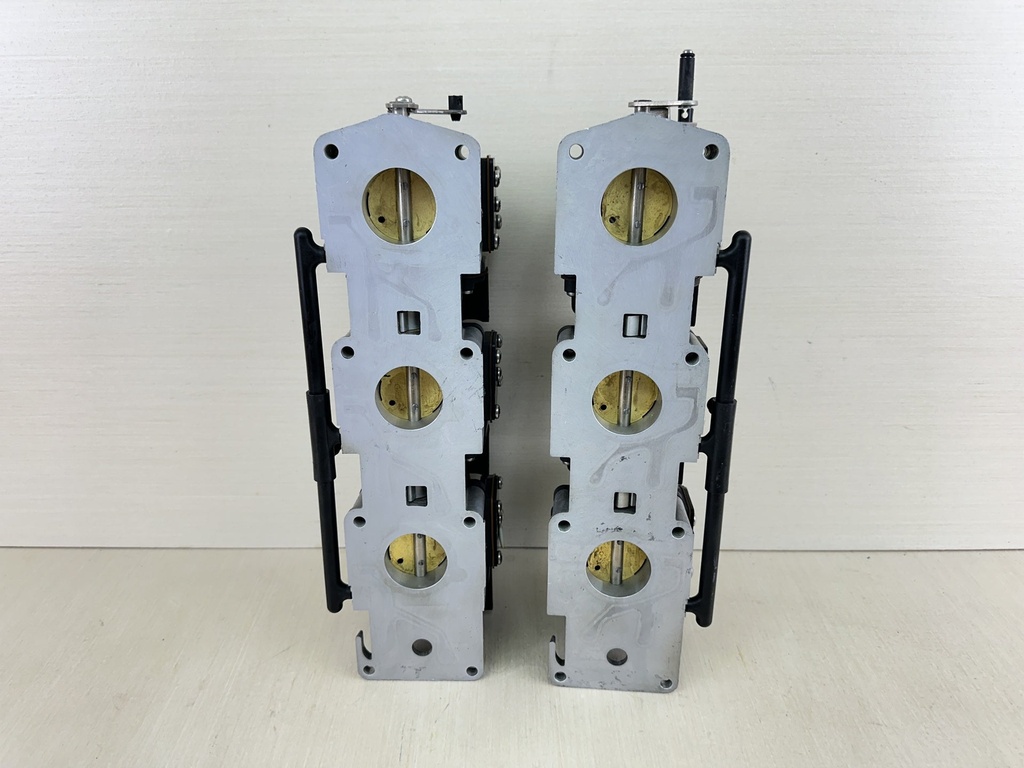 2003 Johnson Evinrude 150HP Outboard Port Starboard Caburetor Throttle Body Set