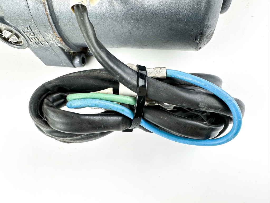 02-18 Yamaha 200 225 250 300 HP 4 Stroke Outboard Power Trim Tilt Unit