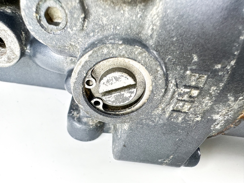 02-18 Yamaha 200 225 250 300 HP 4 Stroke Outboard Power Trim Tilt Unit