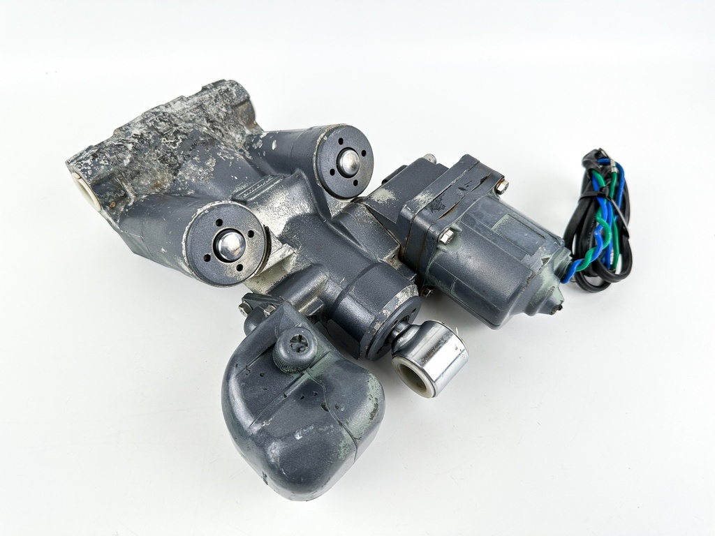 2006 Yamaha 115 HP 4 Stroke Outboard Power Trim Tilt Unit 68V-43800-13-00 OEM