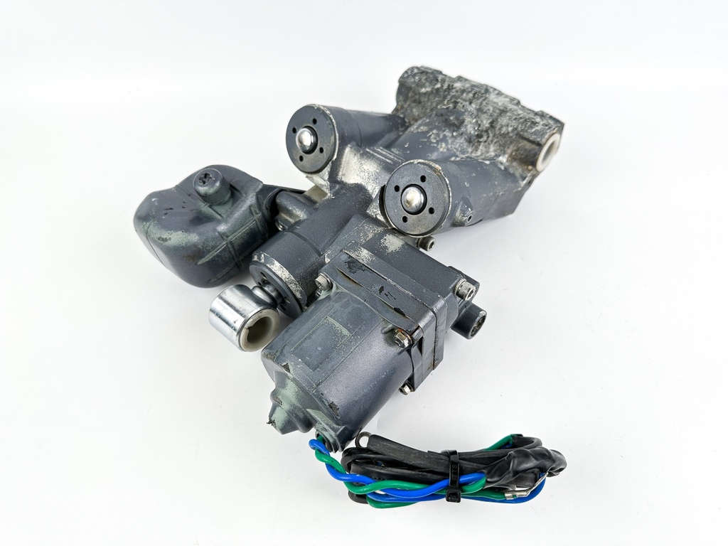 2006 Yamaha 115 HP 4 Stroke Outboard Power Trim Tilt Unit 68V-43800-13-00 OEM