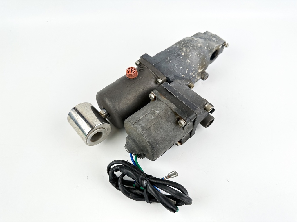 Johnson Evinrude Suzuki DF 70 90 115 HP Outboard Engine Tilt Trim Unit Assembly