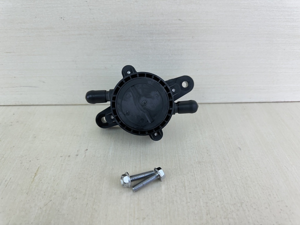 2006 Suzuki 150HP DF150 4 Stroke Outboard Engine Fuel Pump 15100-96J01