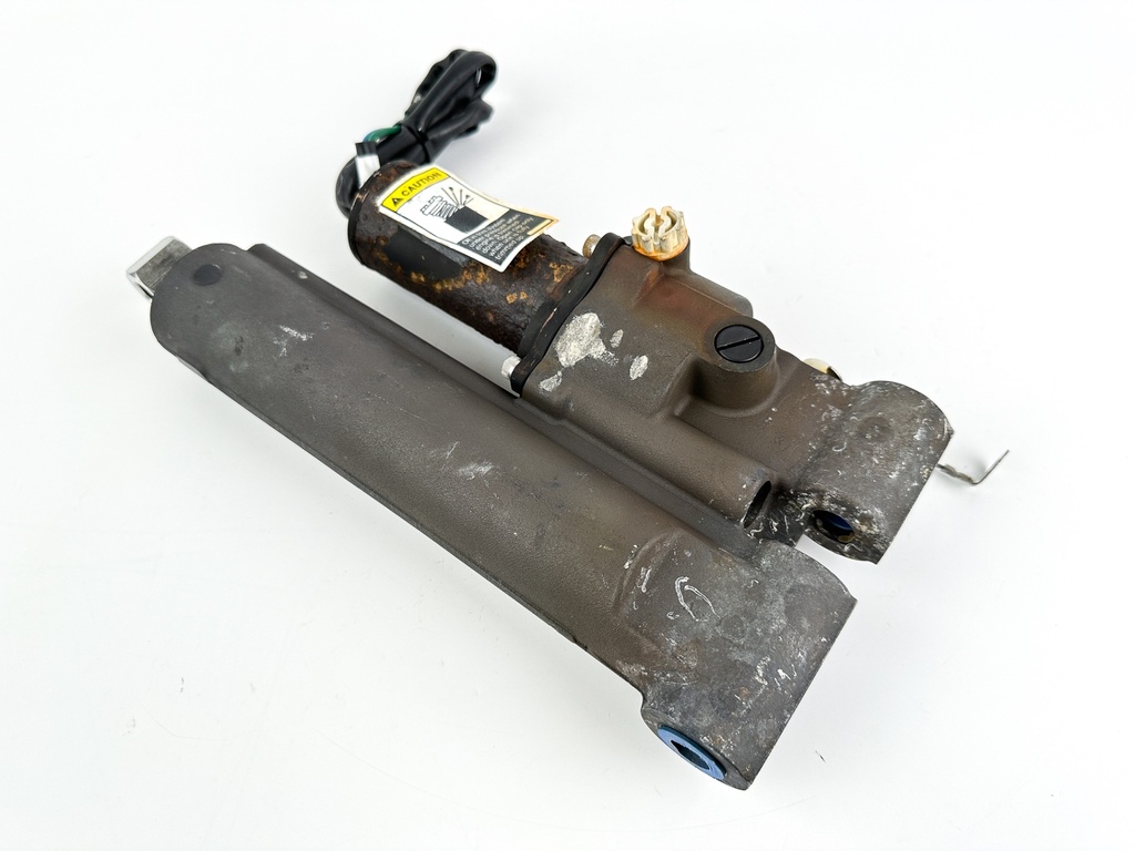 2005 Mercury 50 HP 2 Stroke Outboard Power Trim Tilt Unit 822344T10 OEM