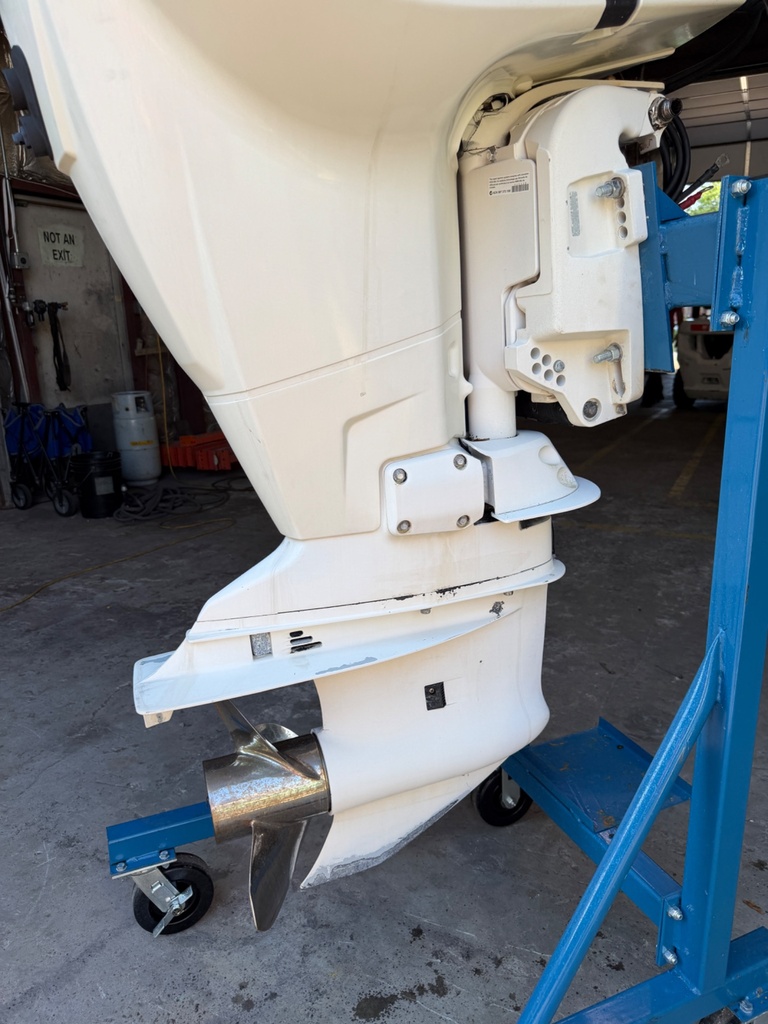 2007 Evinrude Etec 200HP 2 Stroke Outboard Engine - 25" Shaft - 267 Hours