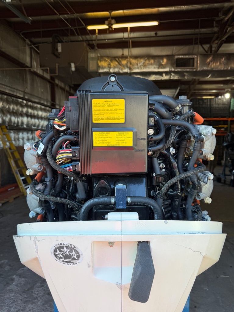 2007 Evinrude Etec 200HP 2 Stroke Outboard Engine - 25" Shaft - 267 Hours