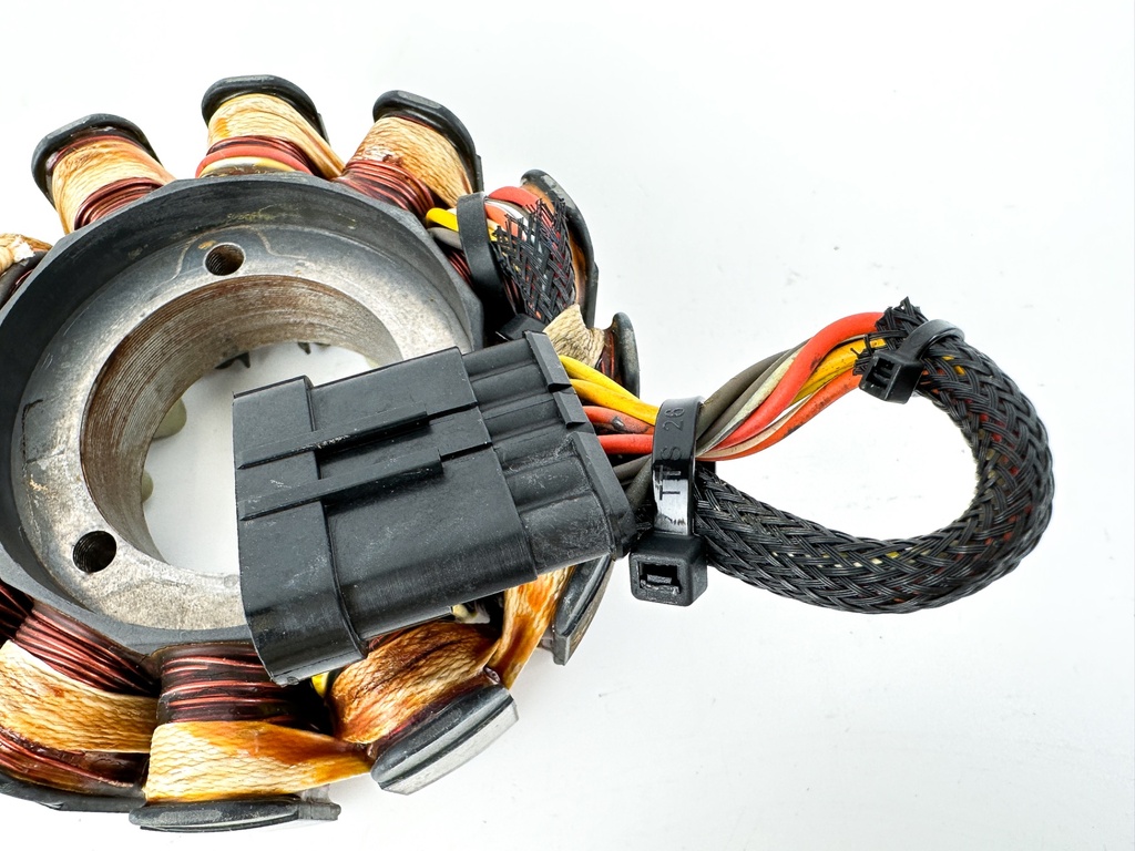 Evinrude Etec 40 50 60 75 90 HP 2 Stroke Stator Assembly 0586949 586949