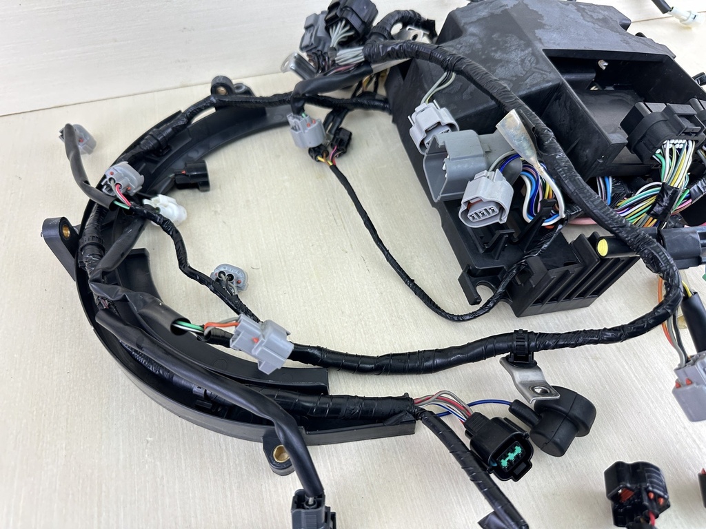2006 Suzuki 150HP 4 Stroke Outboard Engine Wire Harness Assembly 36610-96J00