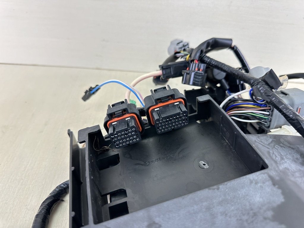 2006 Suzuki 150HP 4 Stroke Outboard Engine Wire Harness Assembly 36610-96J00